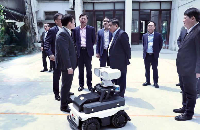 Viện Hàn lâm Khoa học và Công nghệ Việt Nam cần đặt mục tiêu đưa ít nhất 10 sản phẩm từ nghiên cứu ra thị trường mỗi năm