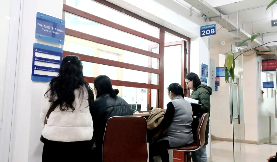 C&oacute; thể d&ugrave;ng Sổ sức khỏe điện tử VNeID khi đi kh&aacute;m chữa bệnh