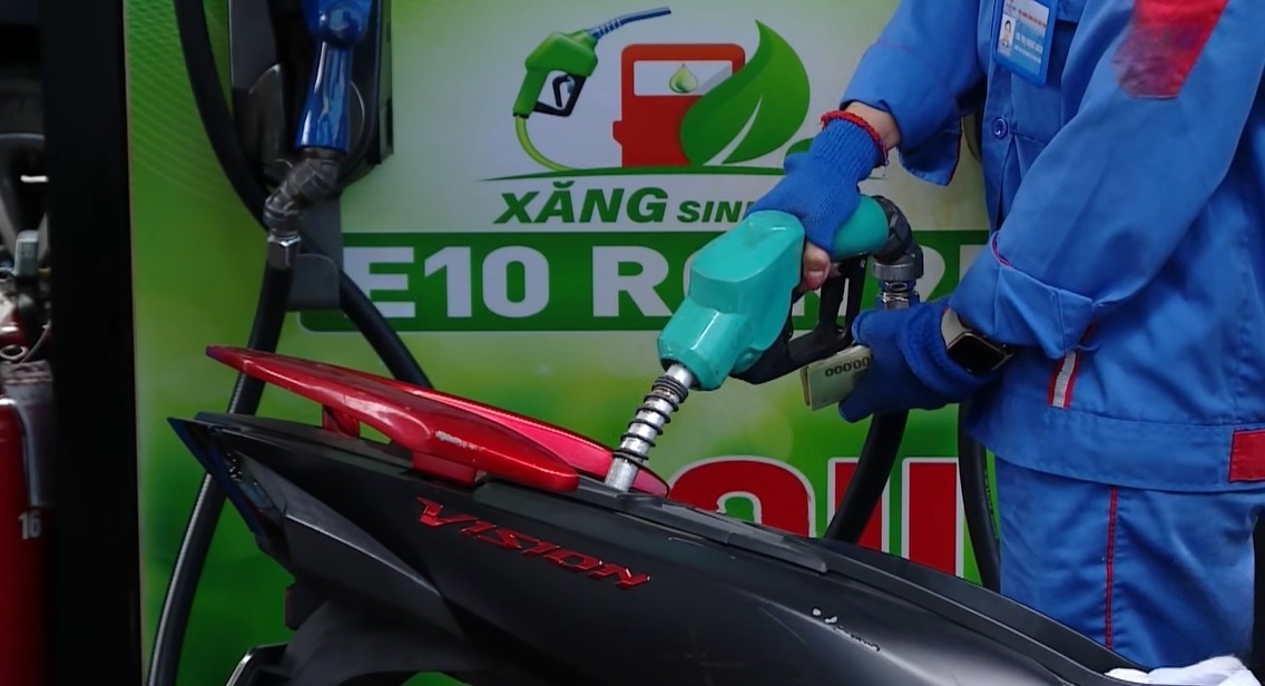 Đẩy nhanh lộ trình xăng E10: Doanh nghiệp sẵn sàng, người dân kỳ vọng