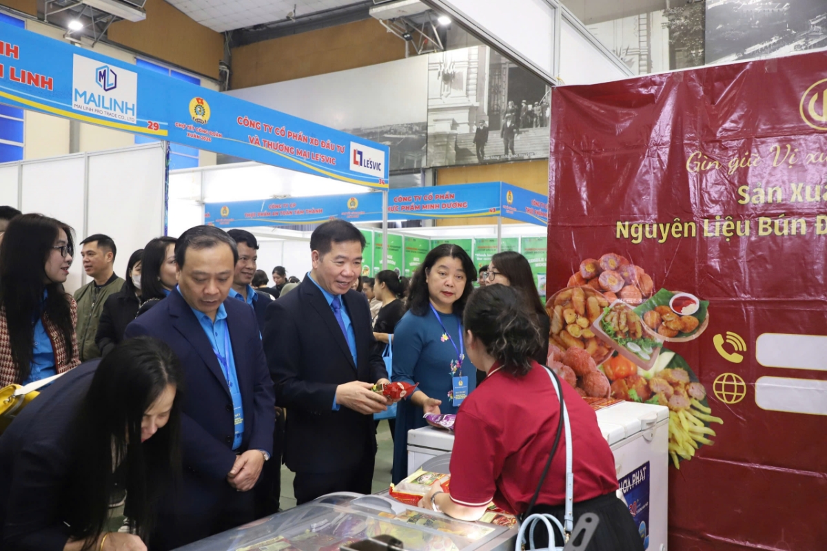 H&agrave; Nội: Tặng h&agrave;ng ngh&igrave;n phiếu mua h&agrave;ng 0 đồng cho c&ocirc;ng nh&acirc;n