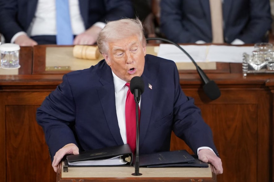 Dấu ấn kinh tế thế giới tuần 21-28/2/2026: Mỹ &aacute;p thuế quan mới, đ&agrave;m ph&aacute;n hạt nh&acirc;n &ldquo;dậm ch&acirc;n tại chỗ&rdquo;