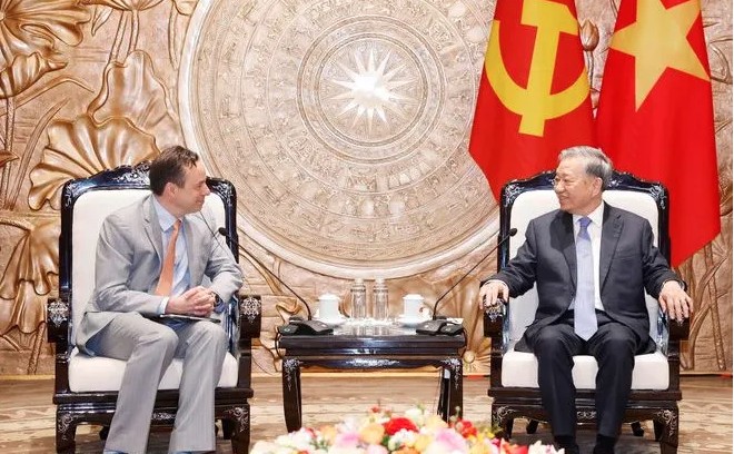 Tổng B&iacute; thư T&ocirc; L&acirc;m đề nghị GE Vernova mở rộng hợp t&aacute;c năng lượng chiến lược tại Việt Nam