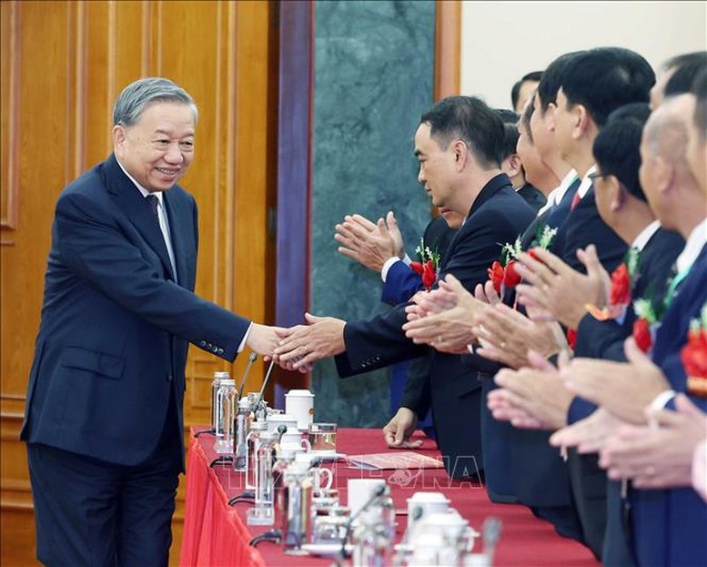 Tổng Bí thư Tô Lâm gặp mặt đại biểu nông dân Việt Nam xuất sắc, Nhà khoa học của nhà nông năm 2025