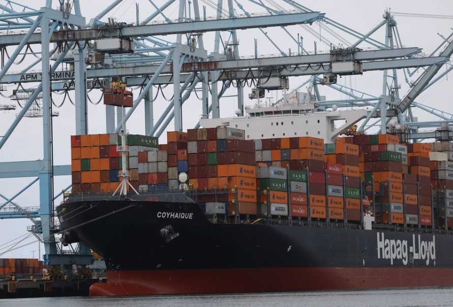 Mỹ v&agrave; Trung Quốc đồng loạt tăng ph&iacute; cảng với t&agrave;u biển của nhau từ ng&agrave;y 14/10