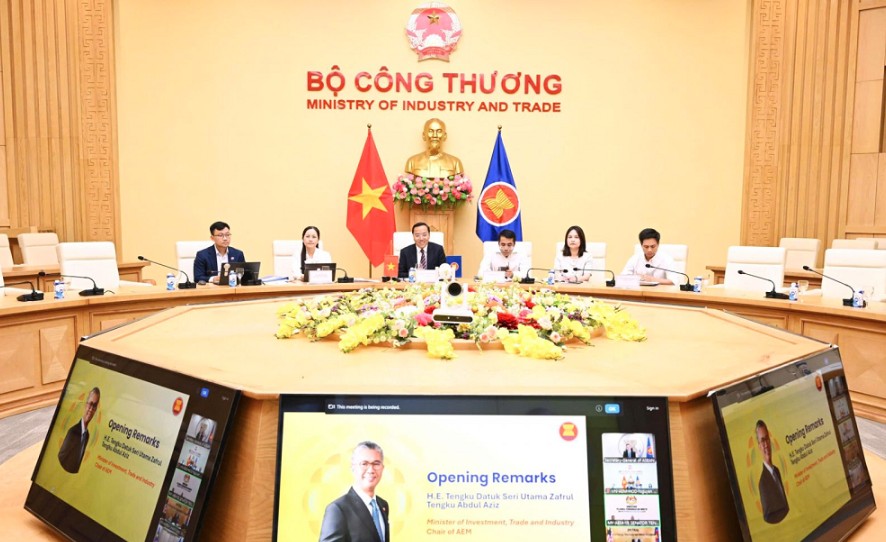 ADB và WB đầu tư hơn 12 tỷ USD để thúc đẩy lưới điện ASEAN và năng lượng tái tạo