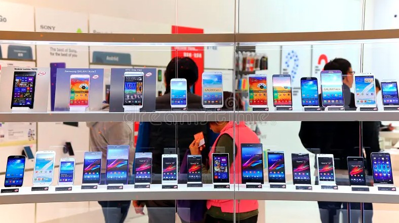 Xuất khẩu điện thoại v&agrave; linh kiện của Việt Nam giảm hơn 21%