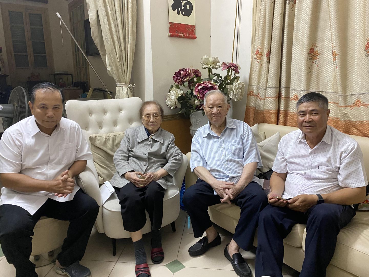 Thăm bà Nguyễn Thị Bình nhân ngày Phụ nữ 20/10/2024