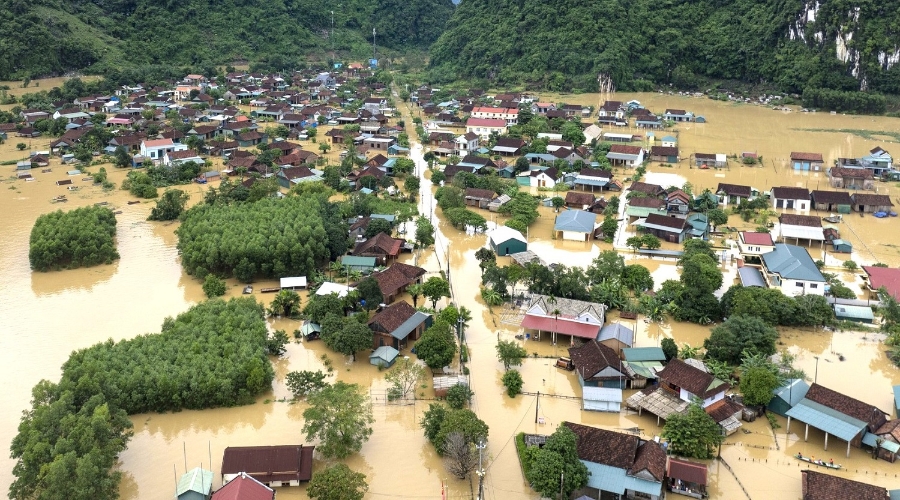 Thủ tướng chỉ đạo khẩn trương khắc phục hậu quả b&atilde;o lũ tại Trung Bộ