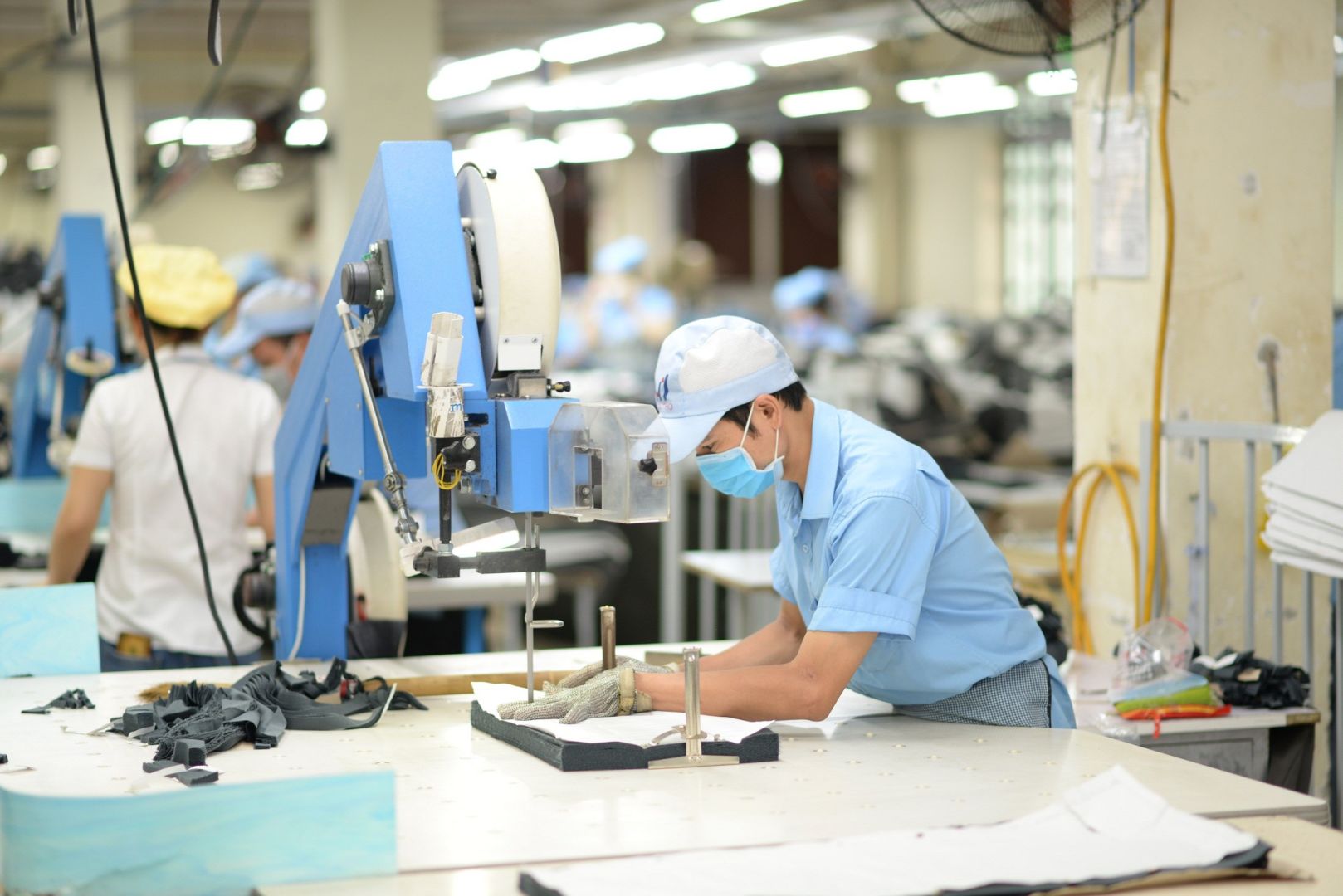 Doanh nghiệp tư nhân Tây Bắc: “Bao giờ hết cảnh làm thuê trên sân nhà?”