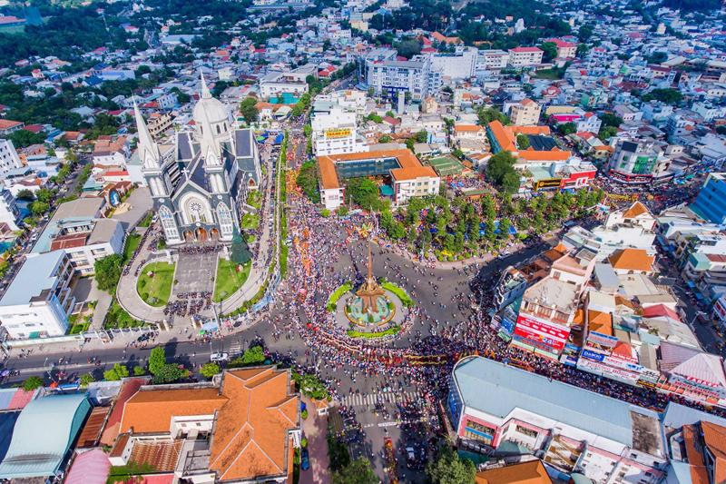 Kinh tế quý 1 khởi sắc, Bình Dương phấn đấu tăng trưởng 14% trong quý 2