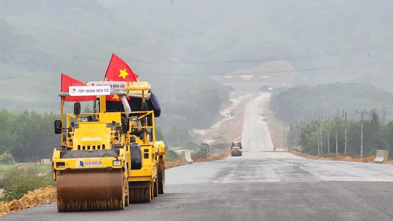 Vượt nắng thắng mưa đưa cao tốc Quảng Ngãi – Hoài Nhơn về đích trong năm 2025